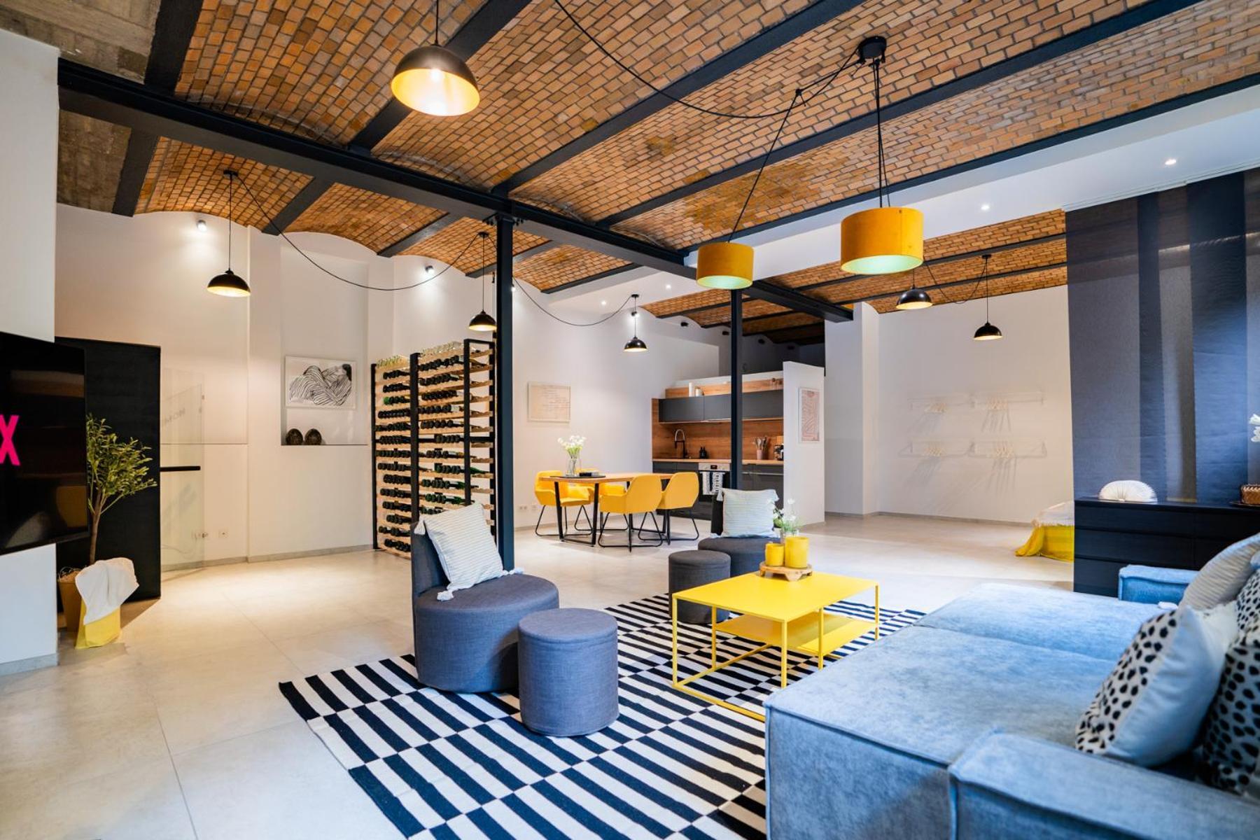 Luxurioeses 100M2 Loft Mit Sauna & Parkplatz - Platz Fuer 4 Personen Wiesbaden Buitenkant foto